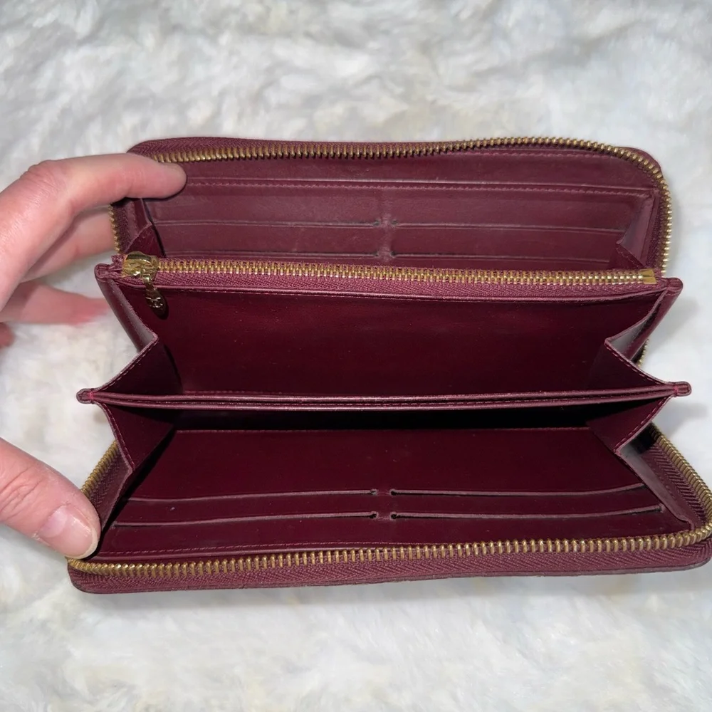 Louis Vuitton Vernis Amarante Patent Leather Zip Around Wallet - Picture 9 of 14